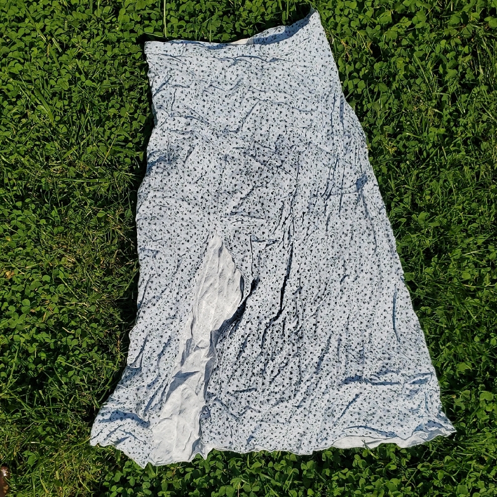 Urban Outfitters blue floral Midi Skirt With Slit. Womens Small